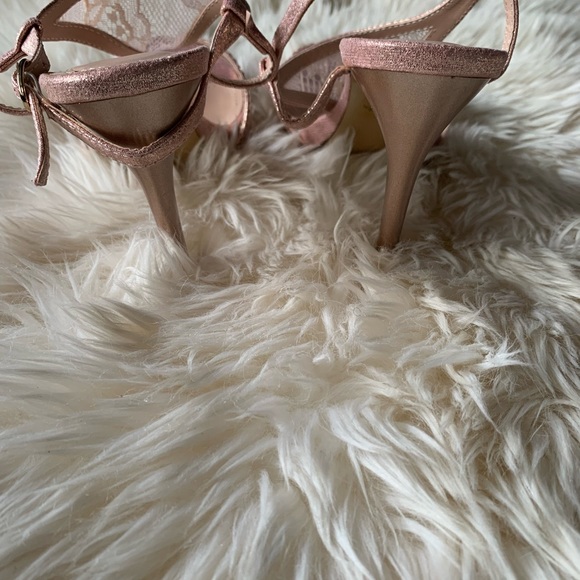 Pink lace heels size: 8.5 - Picture 6 of 7